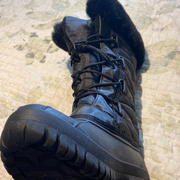 Waterproof winter boots - Picture 3 of 3